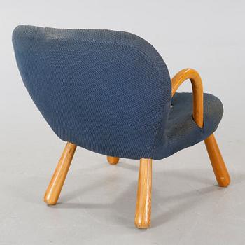 A chair attributed to Philip Arctander, model "Clam Chair" or "Muslinge", 1940s/50s.