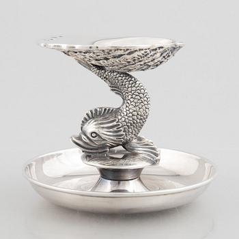 Royal Irish Silver Co, a silver oyster bowl, Ireland, 1969.