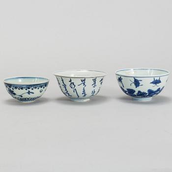 A group of three blue and white bowl, Ming dynasty (1368-1644).