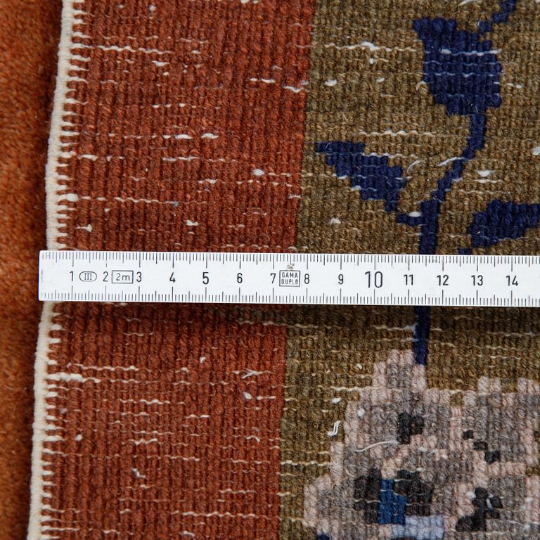 Matta, semiantik Kina art deco, ca 349 x 277 cm.