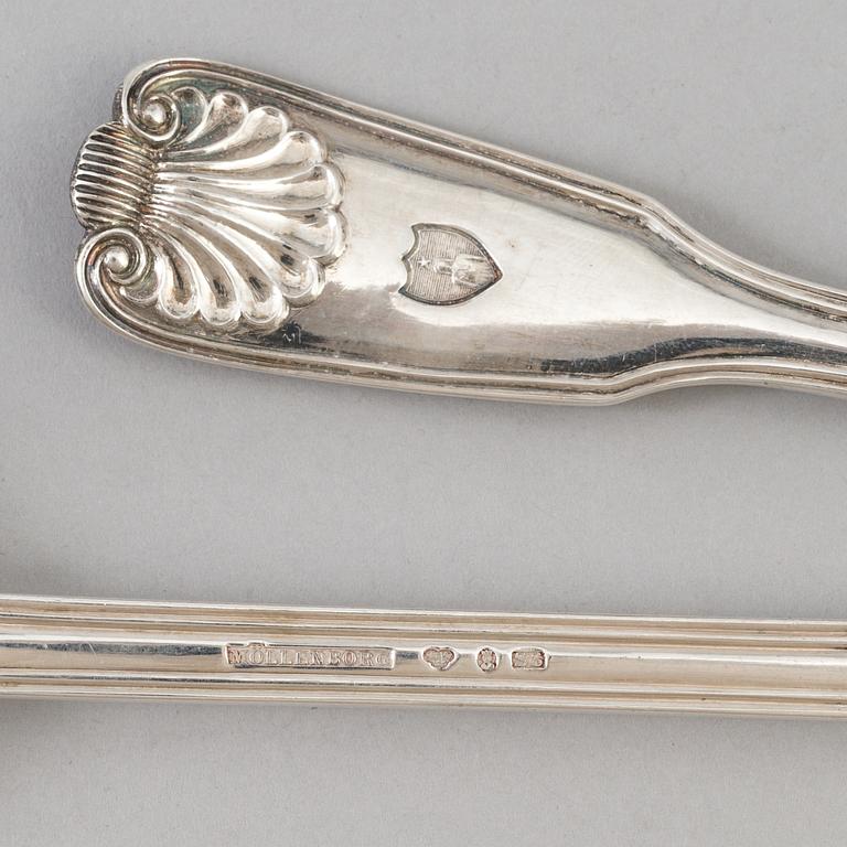 A pair of silver ragout spoons by Gustaf Möllenborg in Stockholm 1896. Total weight ca 205 gram.