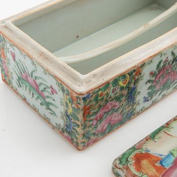 Vase and cover jar, Canton, China 20th century.