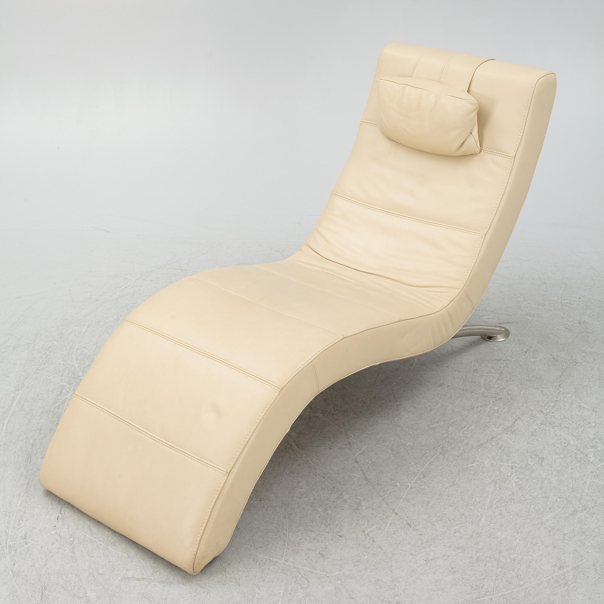 A reclininger, Neiser, contemporary.