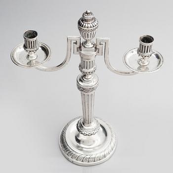 Kungliga kandelabrar, ett par, för två ljus, silver, Österrike, lgnaz Joseph Würth, Wien 1779, Louis XVI.