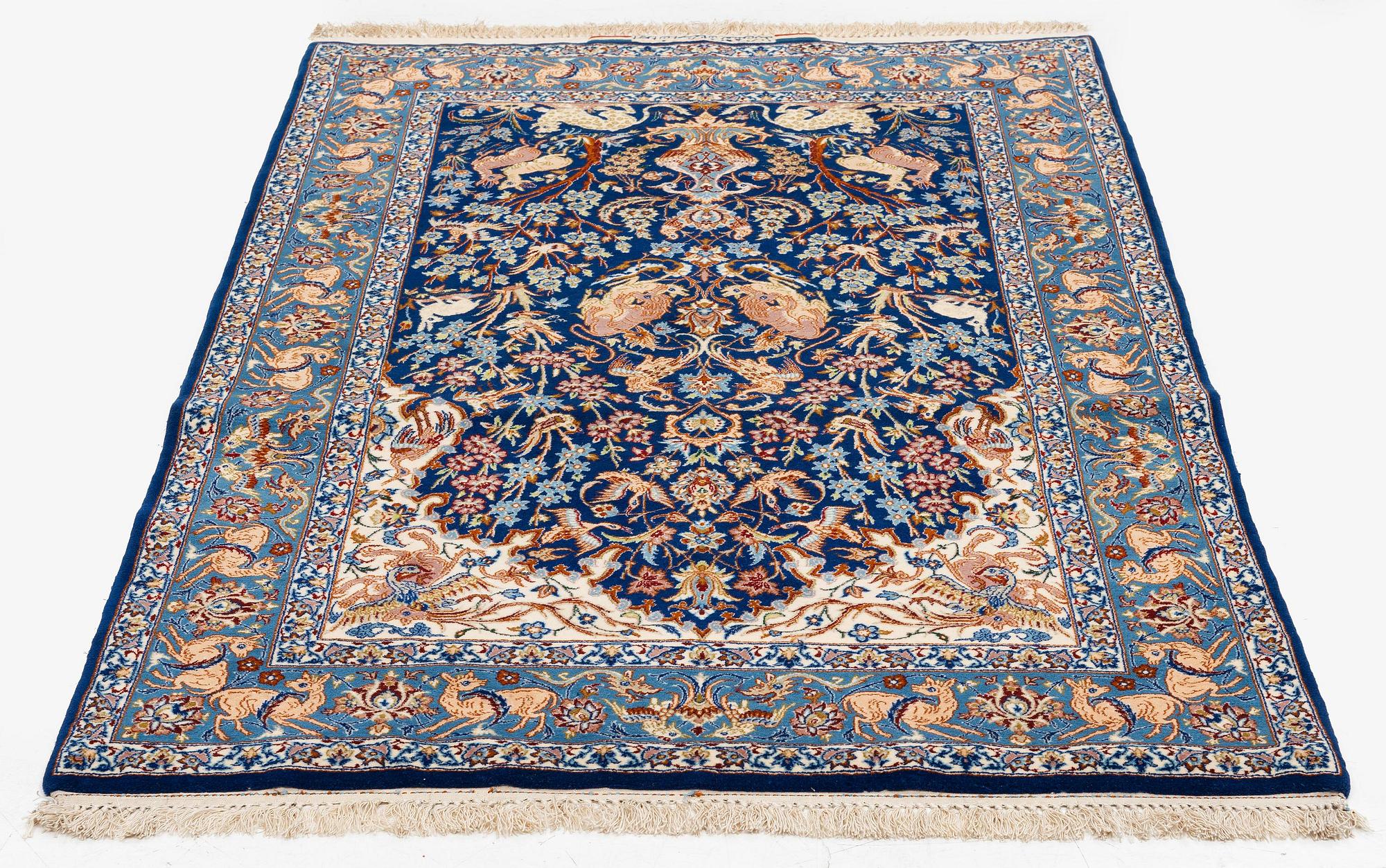 Matta, semiantik Isfahan, Centrala Persien, part silk, signerad, ca 175 x 106 cm.