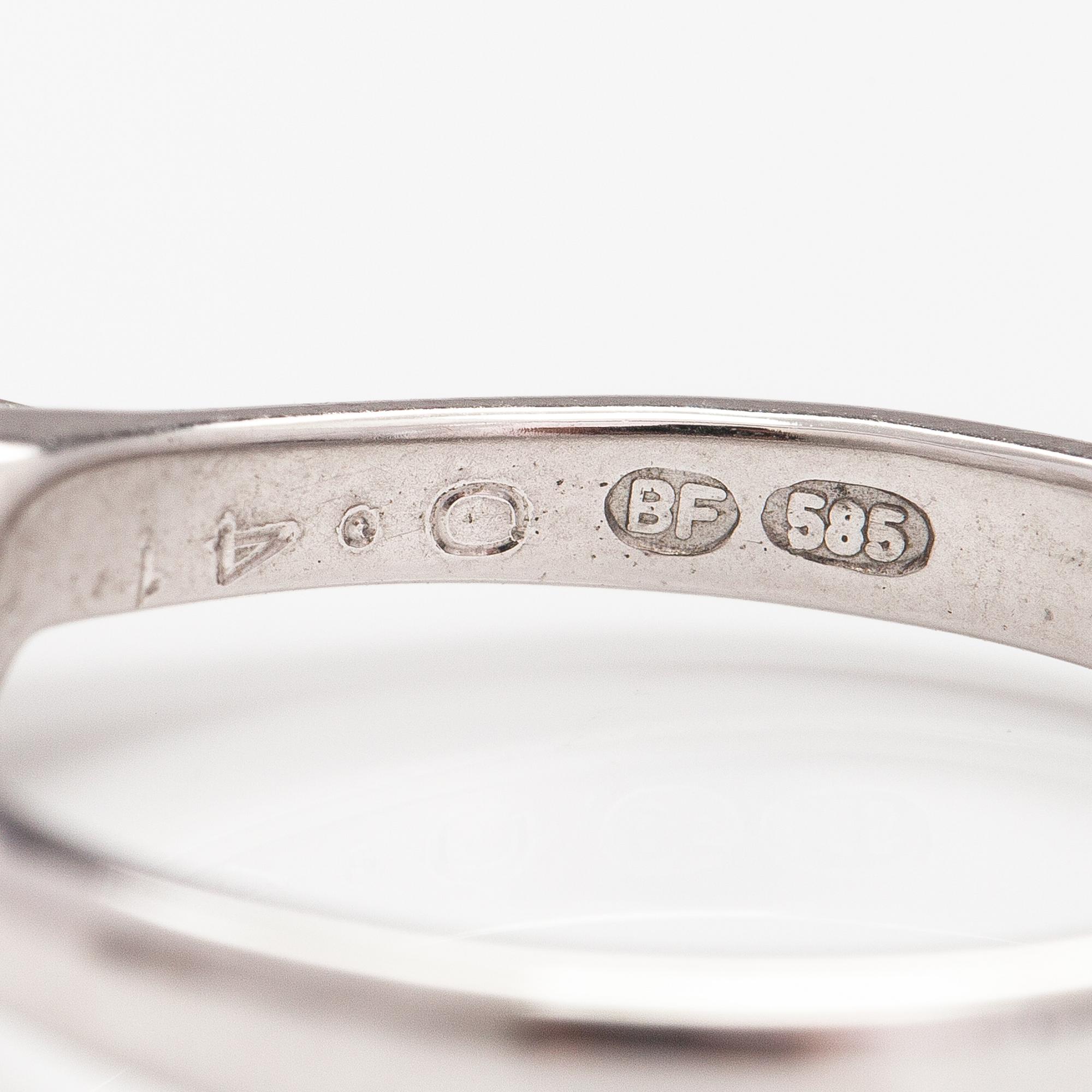 A 14K white gold ring with a diamond ca. 0.41 ct according to engraving.
