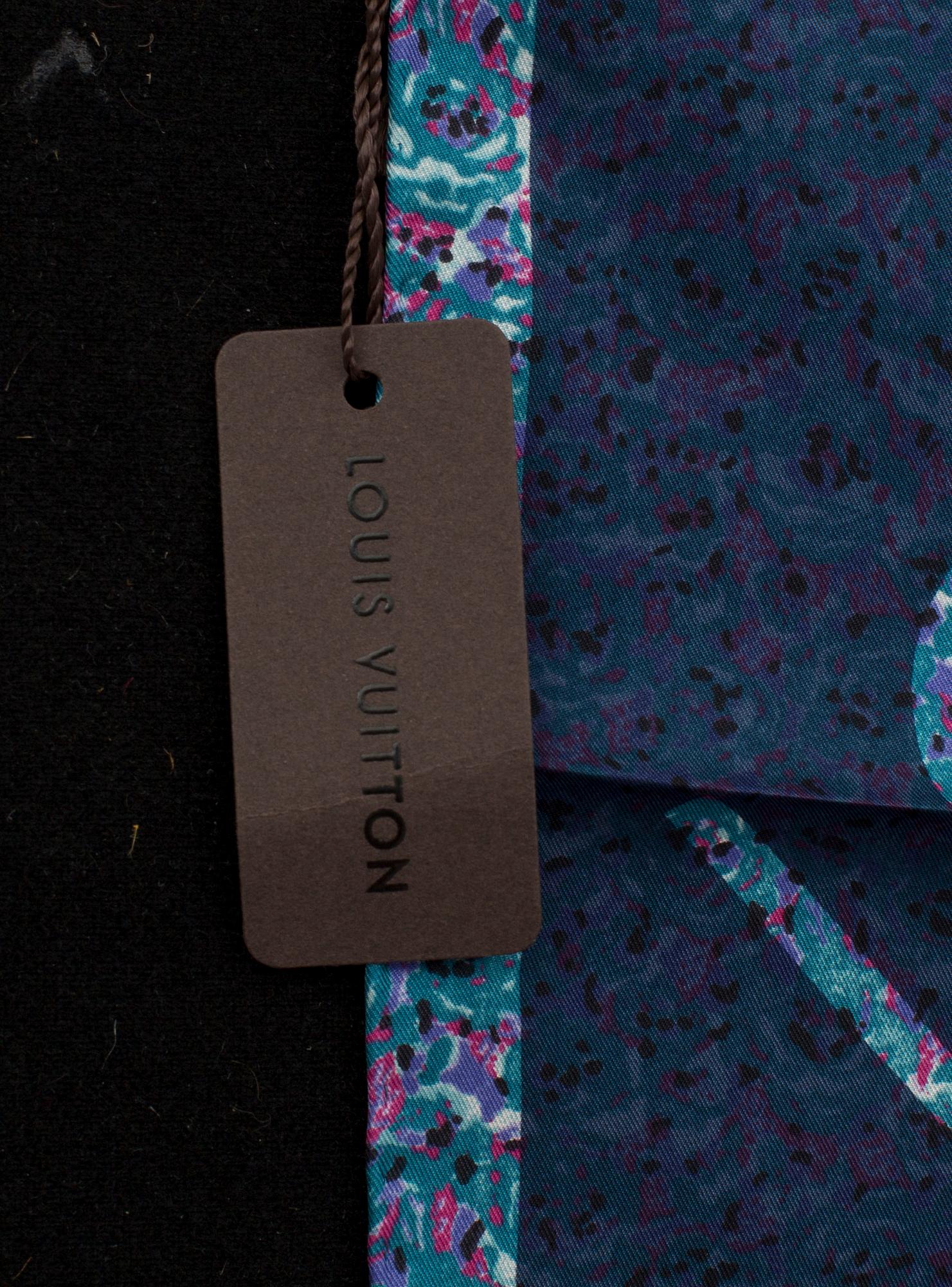 LOUIS VUITTON, handkerchief.
