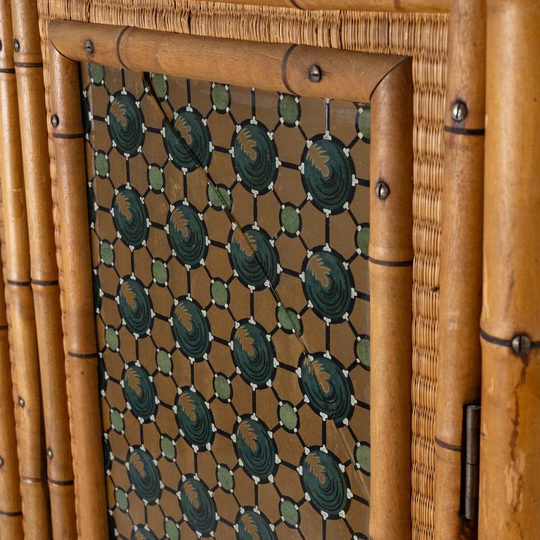 Klädskåp, omkring år 1900.