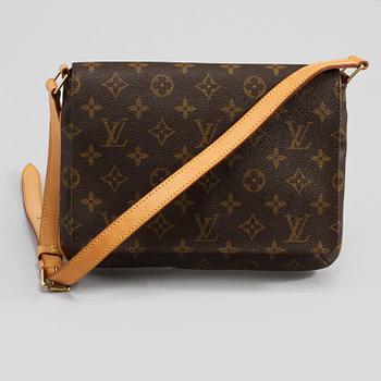 VÄSKA, "Musette Tango", Louis Vuitton.