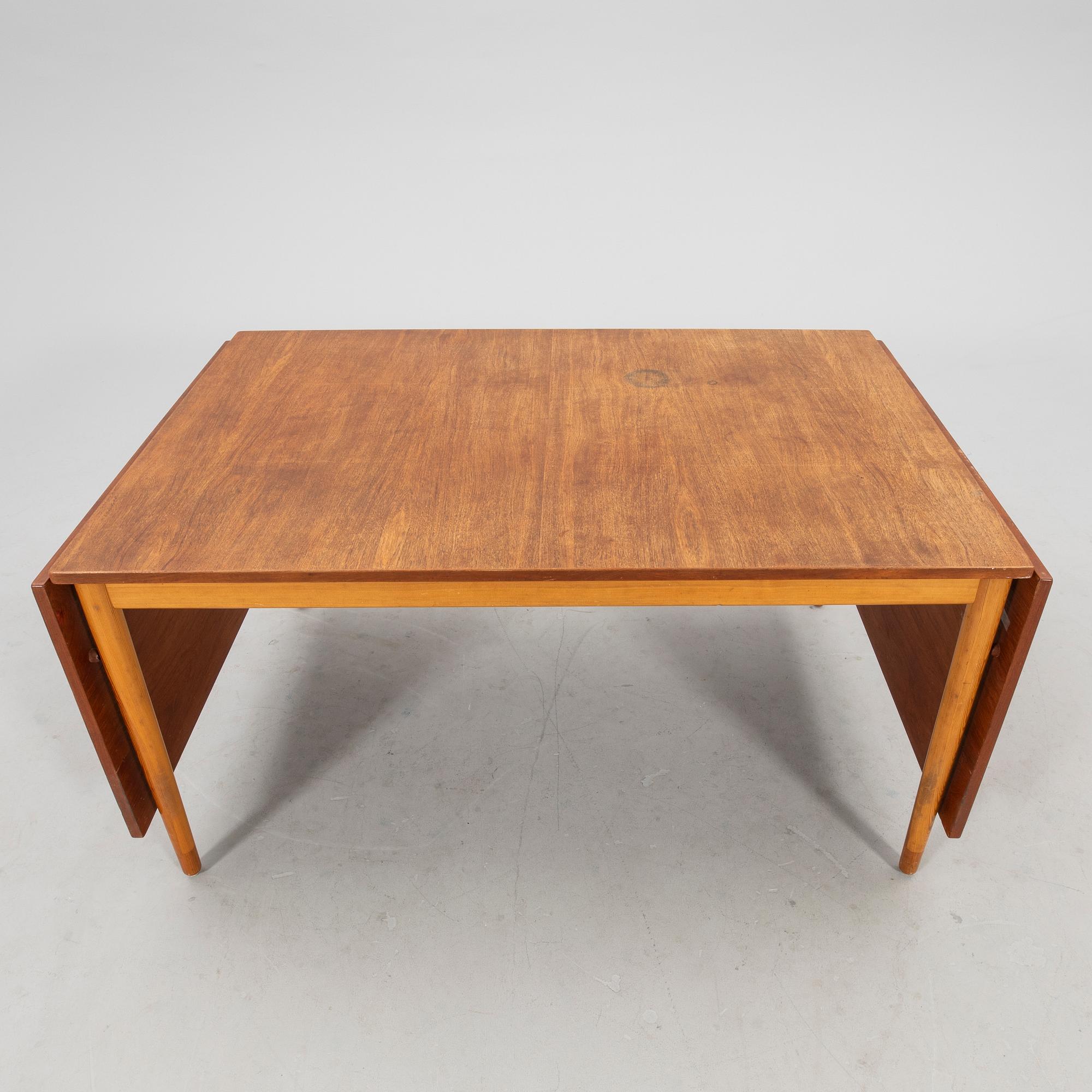 Matbord Svensk Fur 1900-talets andra hälft.