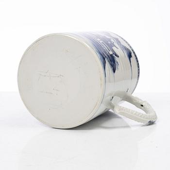 Five pieces of underglaze blue decorated porcelain, china, Qianlong (1736-95) & Jiaqing (1796-1822).