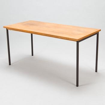 A 1960s table manufactured by Fiskars, Finland.