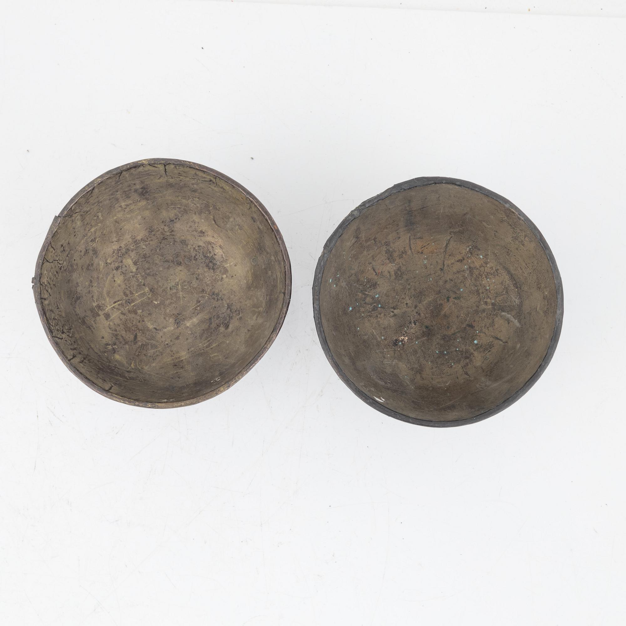 A pair of Chinese laque burgauté bowls, Qing dynasty, 18th century.