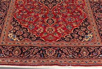 A CARPET, Kashan, ca 295 x 205 cm.