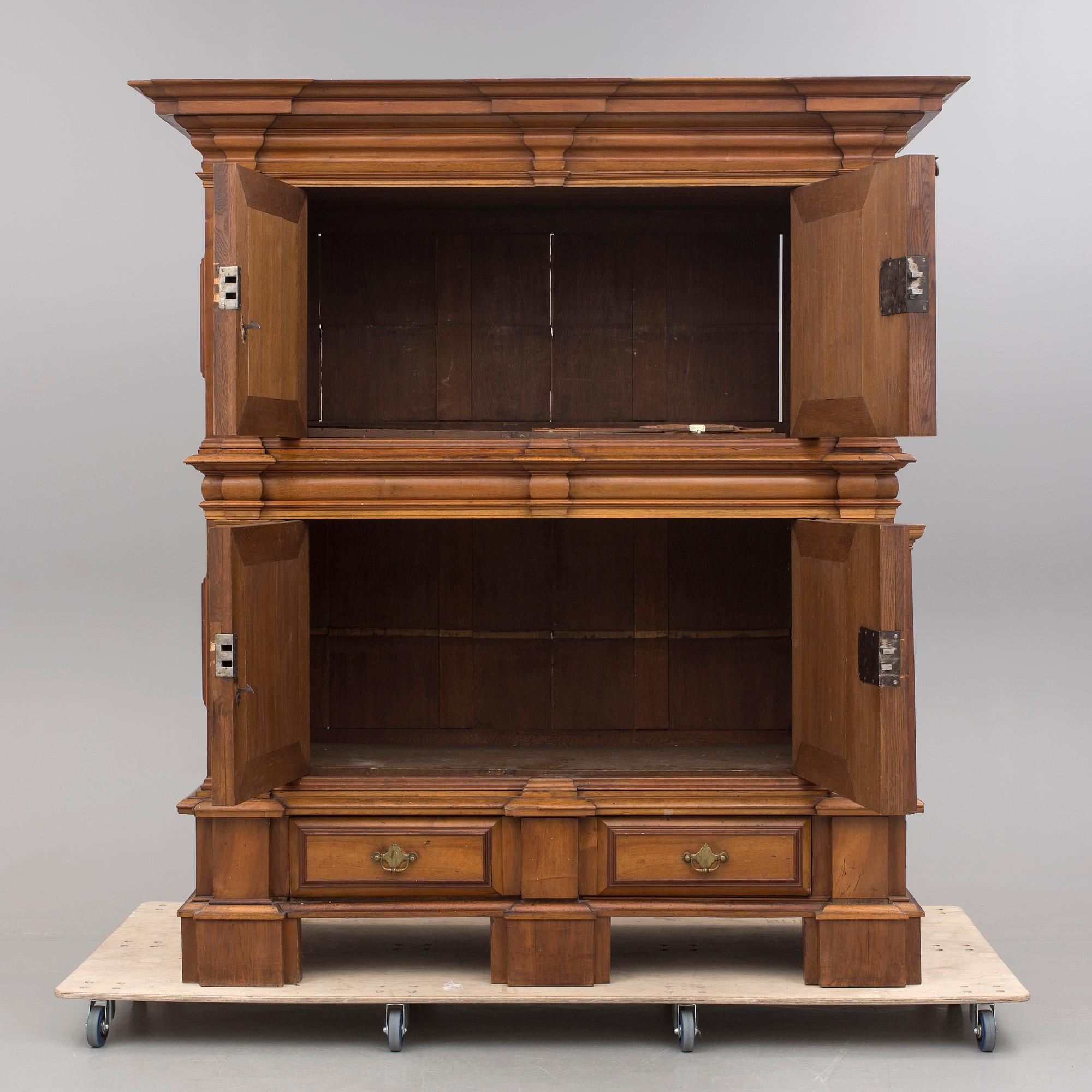 SKÅP, barock. 1700-talets första hälft.