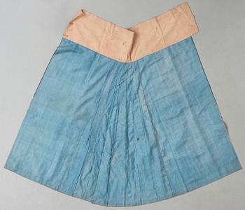 A SKIRT, embroidered silk, height 98 cm (among which 80 cm is silk), China late Qing dynasty (1644-1912).
