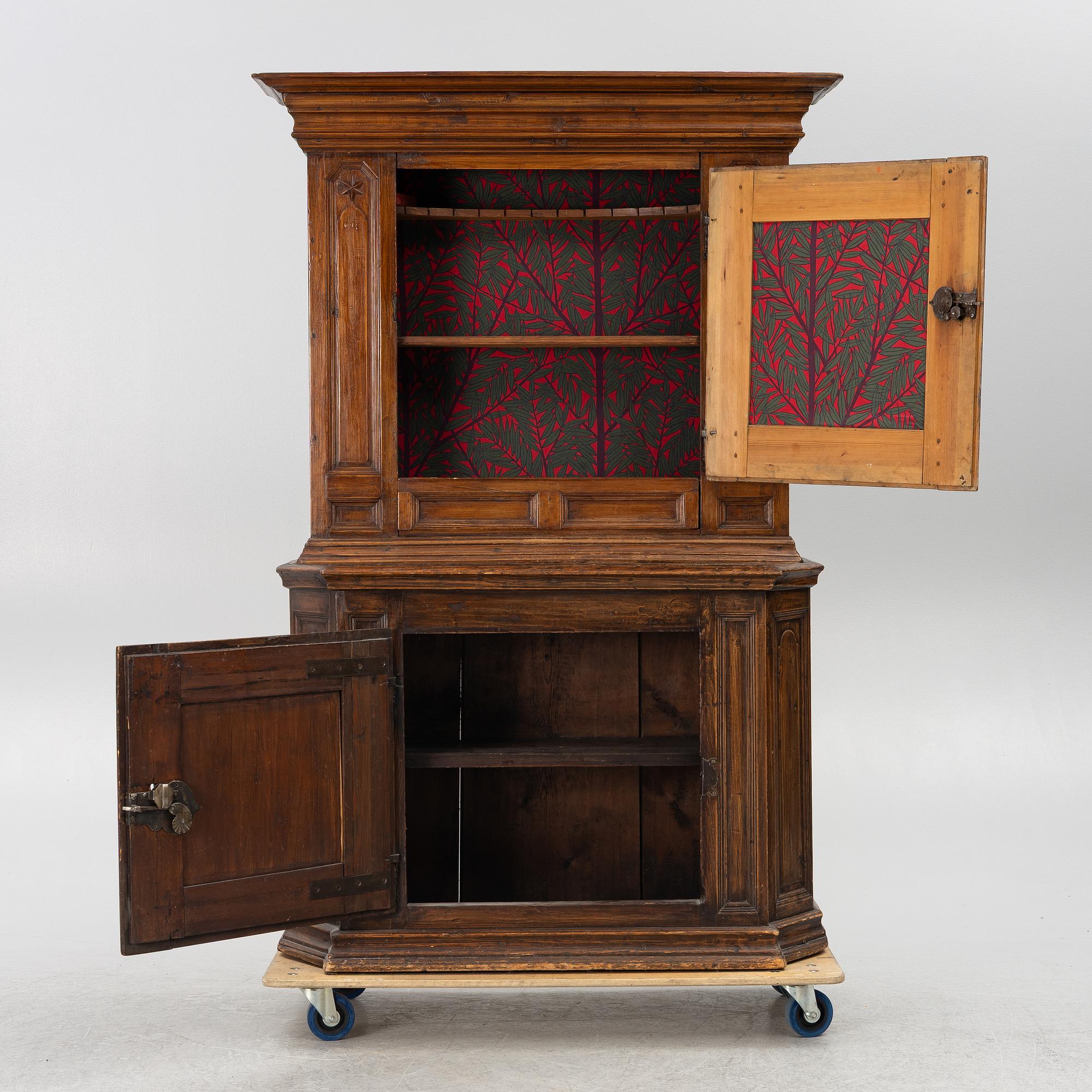 A Swedish folk art cabinet from Järvsö Hälsingland, early 19th century.