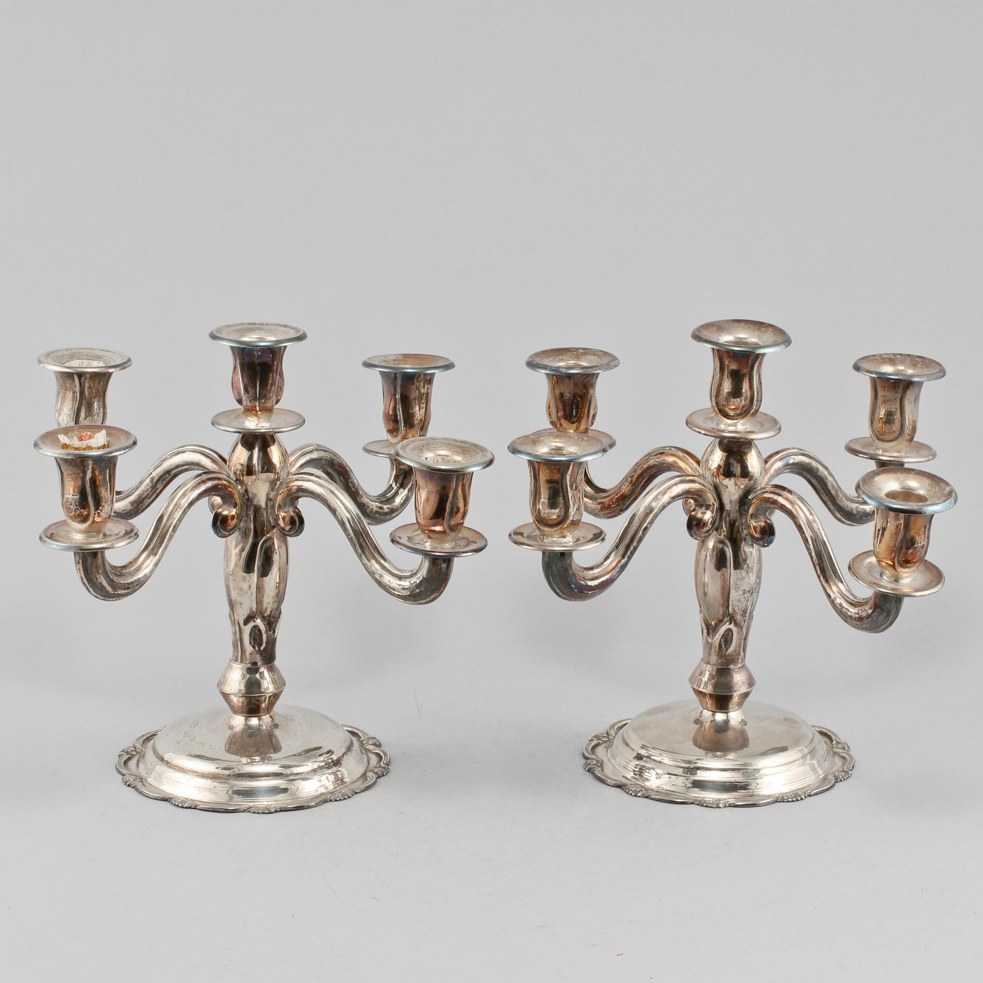 KANDELABRAR, ett par, sterlingsilver, Peru, 1900-talets mitt, total vikt ca 1990 g.