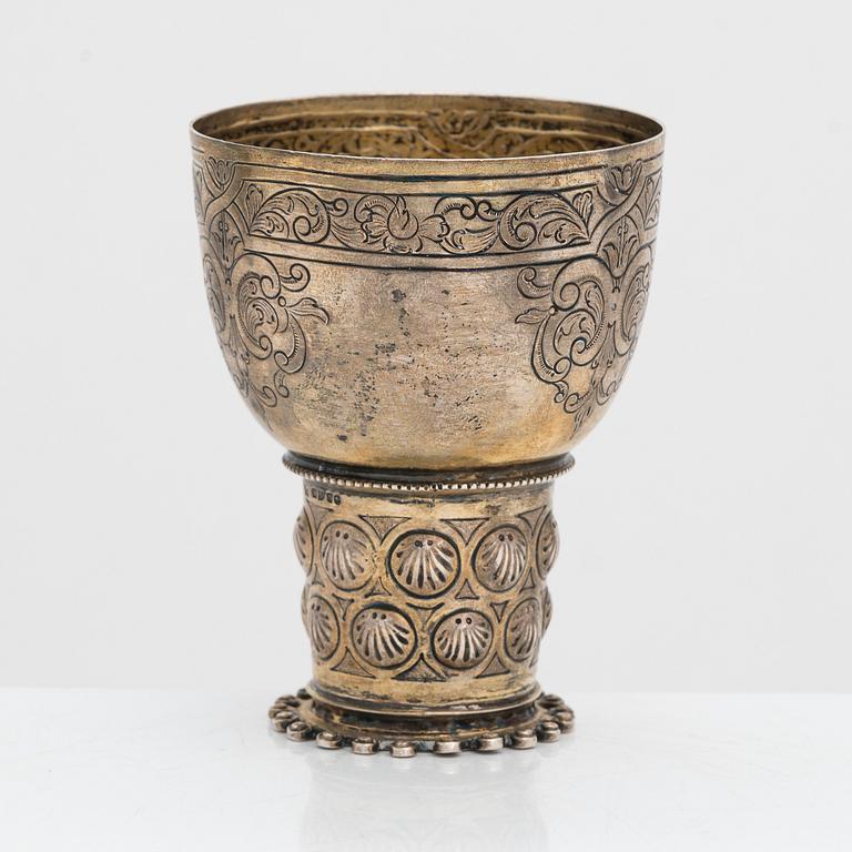 A gilded silver beaker. Unidentified maker's marks, import marks Chester 1899.