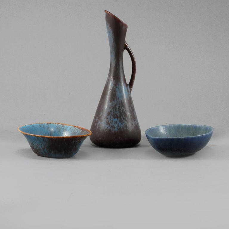 SKÅLAR, 2 st, SAMT VAS, stengods, Gunnar Nylund samt Carl-Harry Stålhane, 1900-talets andra hälft.