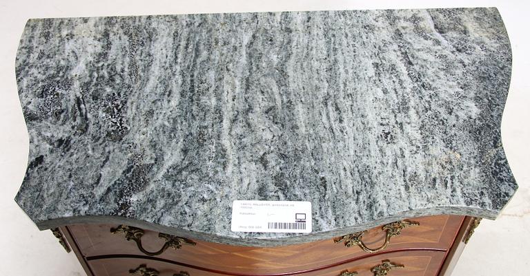 HALLBYRÅ, rokokostil, 1900-talets andra hälft.