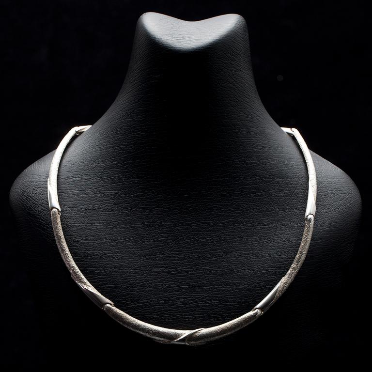 HALSSMYCKE, sterling silver, sign. Riitta. 1900-talets slut.