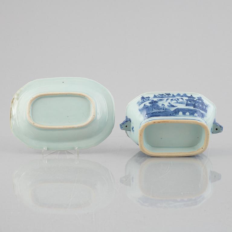 Six pieces of blue and white porcelain, China, Qing dynasty, 18th-19th century.