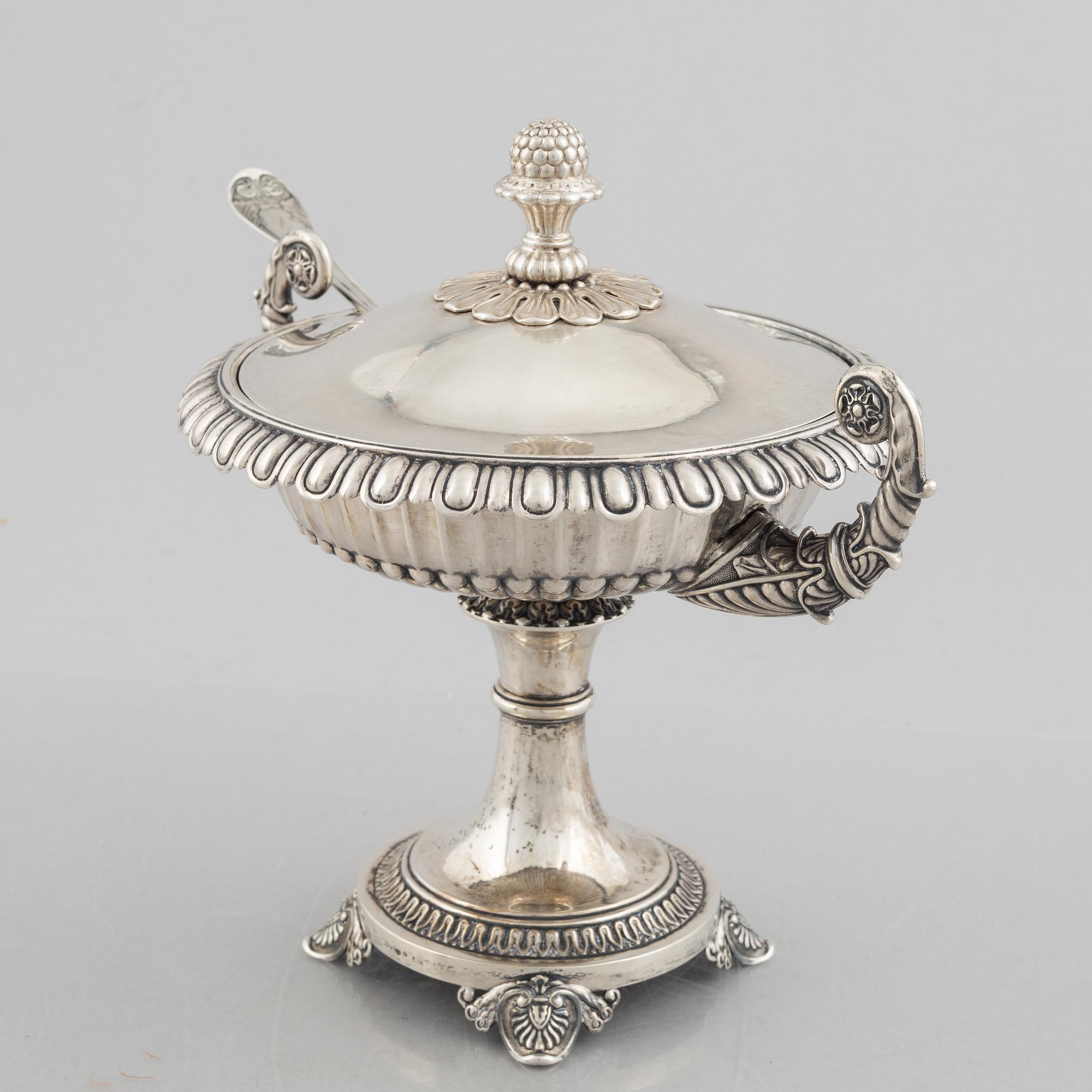 A Swedish silver sugarbowl, marks of Adolf Zethelius, Stockholm 1834.