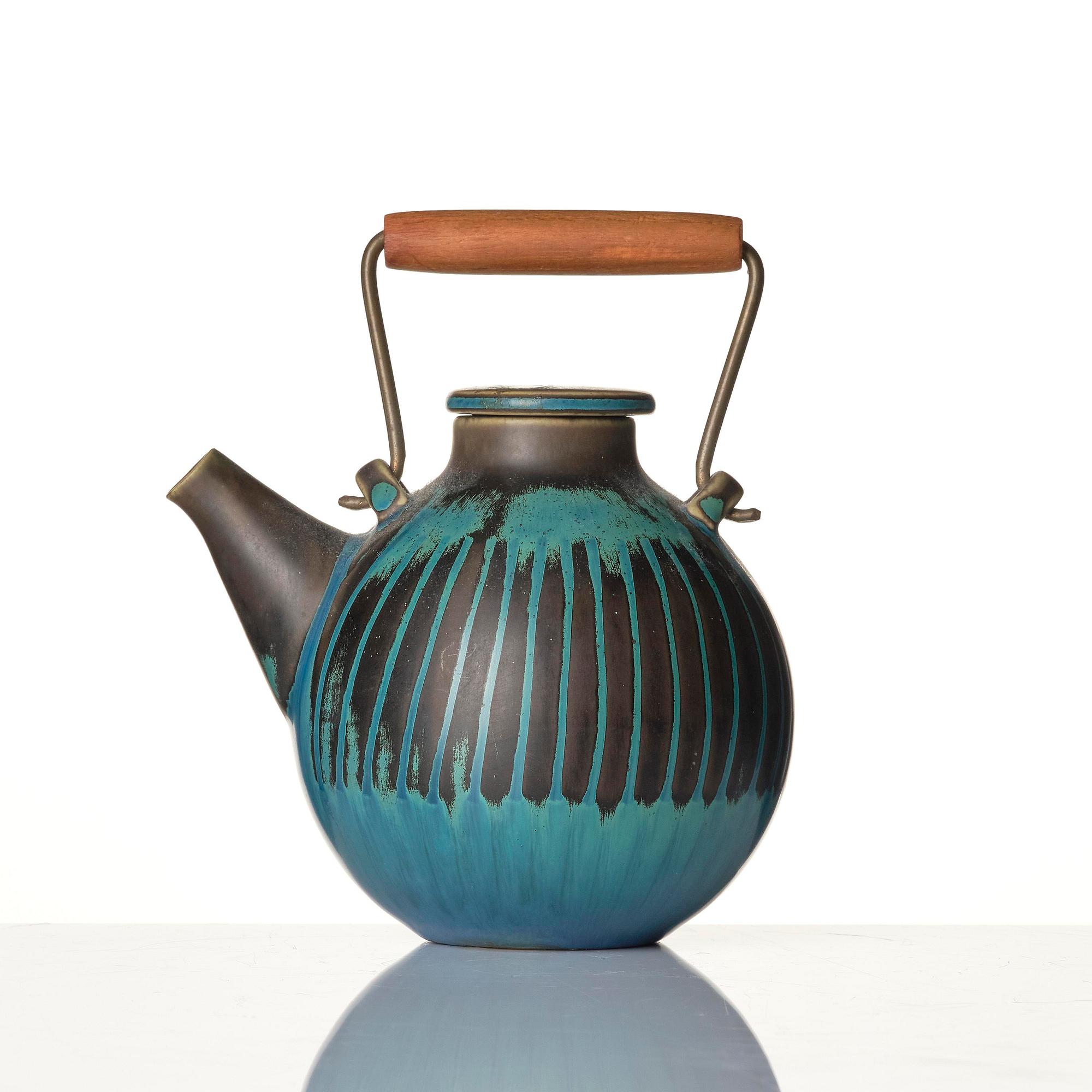 Stig Lindberg, a stoneware set of a teapot, a bowl and a goblet, Gustavsberg Studio 1969.