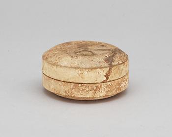 215. A pottery box with cover, Tang dynasty (618-907).