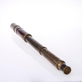 KAUKOPUTKI, messinkiä sekä puuta, vuosisadan vaihde 1800/1900.