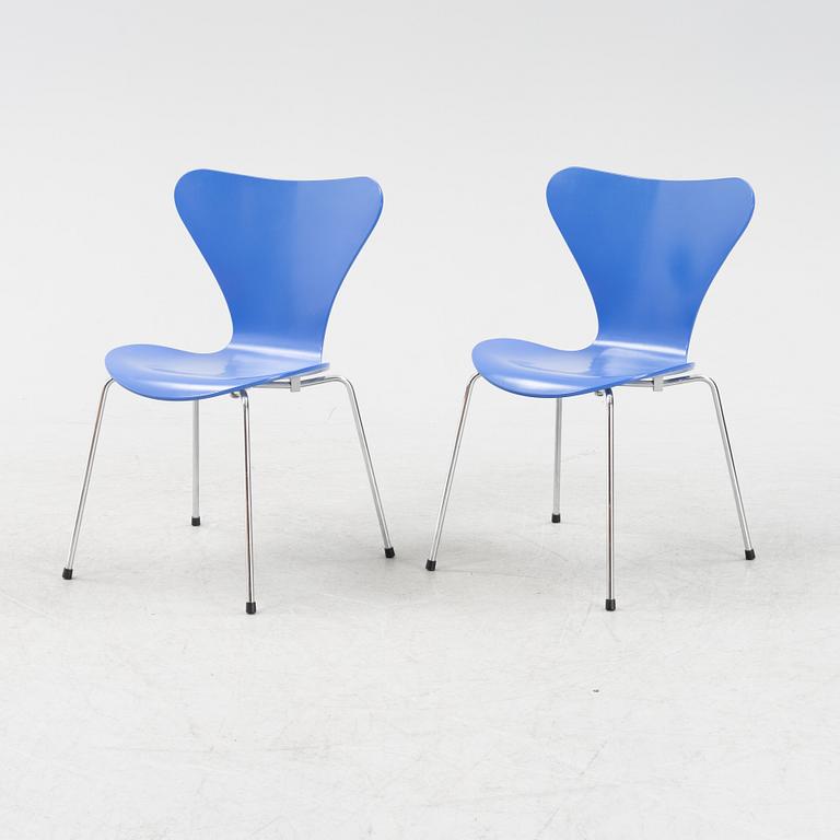 Arne Jacobsen, a set of 'Series 7' chairs from Fritz Hansen, Denmark 1997.