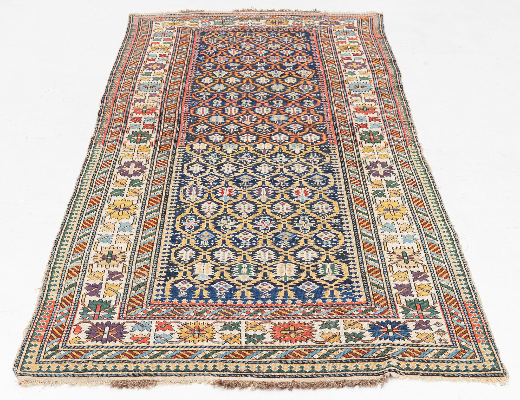 Gallerimatta, Shirvan, antik, ca 313 x 116 cm.