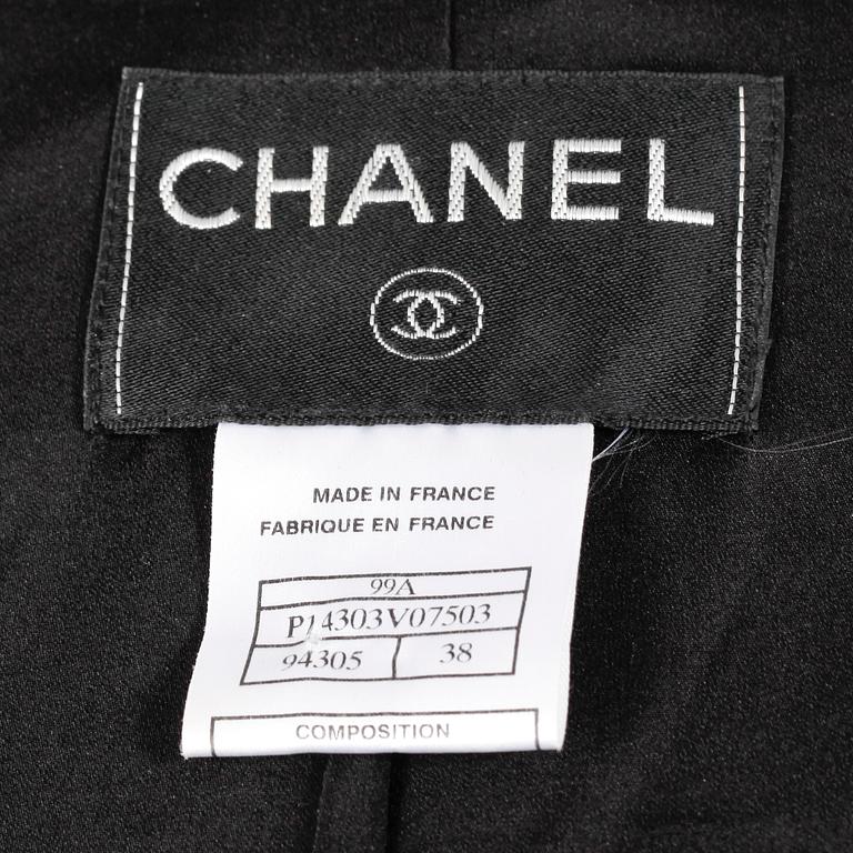 CHANEL, tvådelad dräkt bestående av kavaj samt kjol, höst 1999.