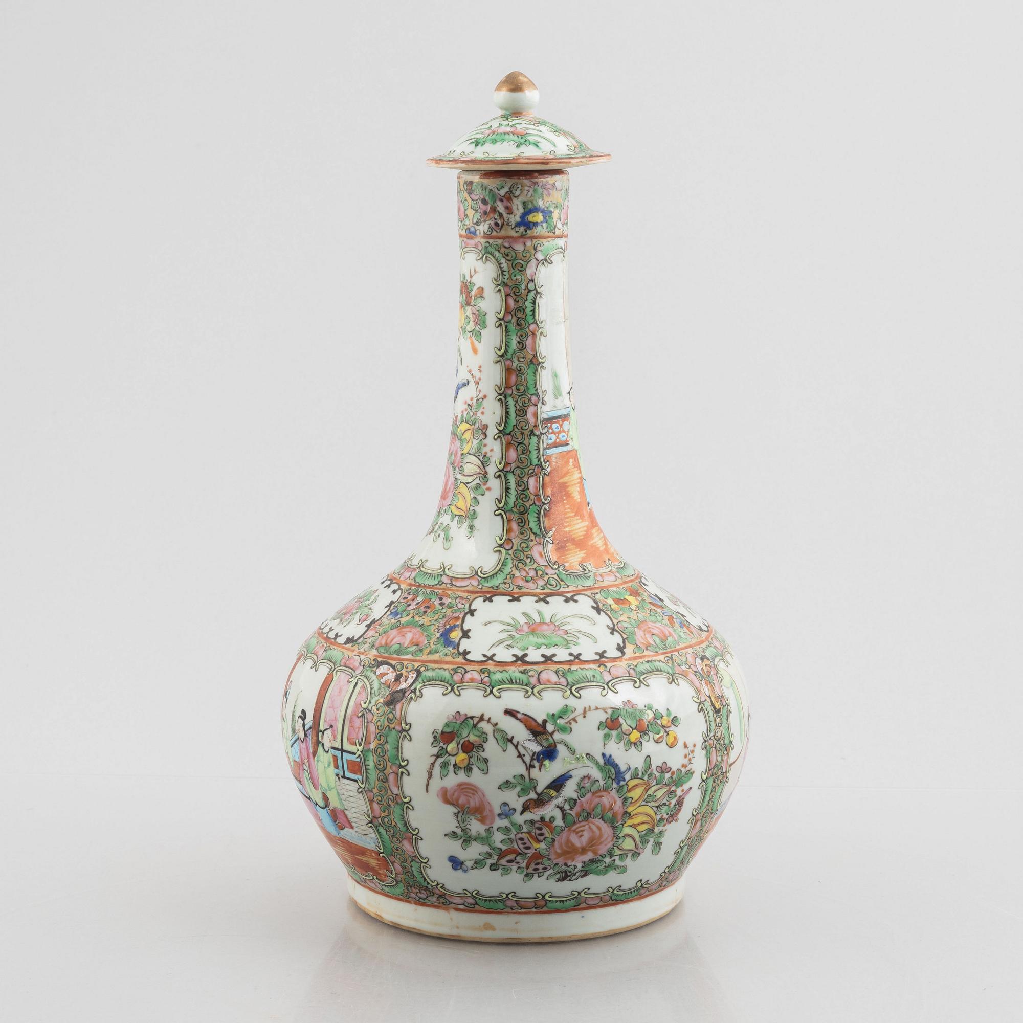 Vas med lock, porslin, Kina. Qingdynastin, Kanton, 1800-talets senare del.
