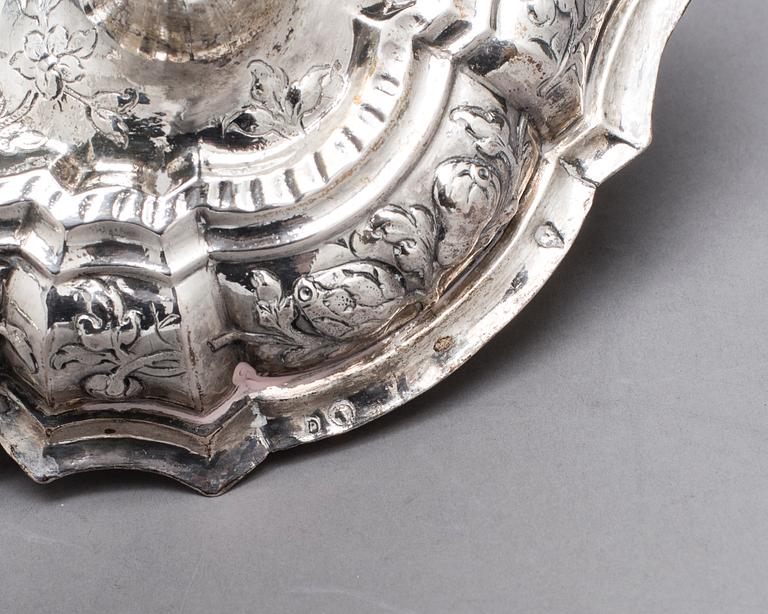 LJUSSTAKAR, ett par, silver, rokoko, mästarstämpel GFT, Breslau, c:a 1740.