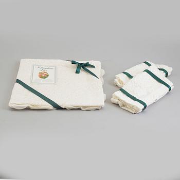 LAURA ASHLEY, bordstabletter, åtta stycken, samt duk.