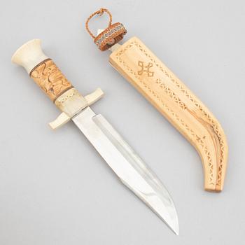 Knife of Bowie type, signed RT (?) dated 80.