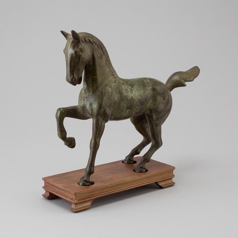 A late 20th century bronze sculpture.