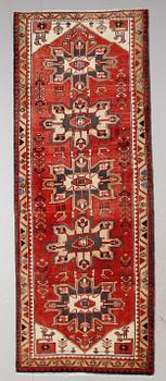 MATTA, galleri, Hamadan, ca 295 x 110 cm.