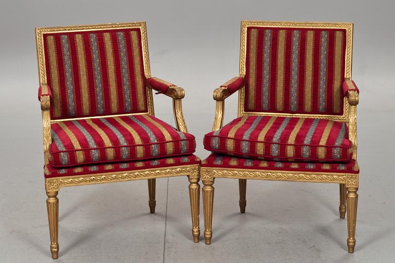 KARMSTOLAR, ett par, gustaviansk stil, 1900-tal.