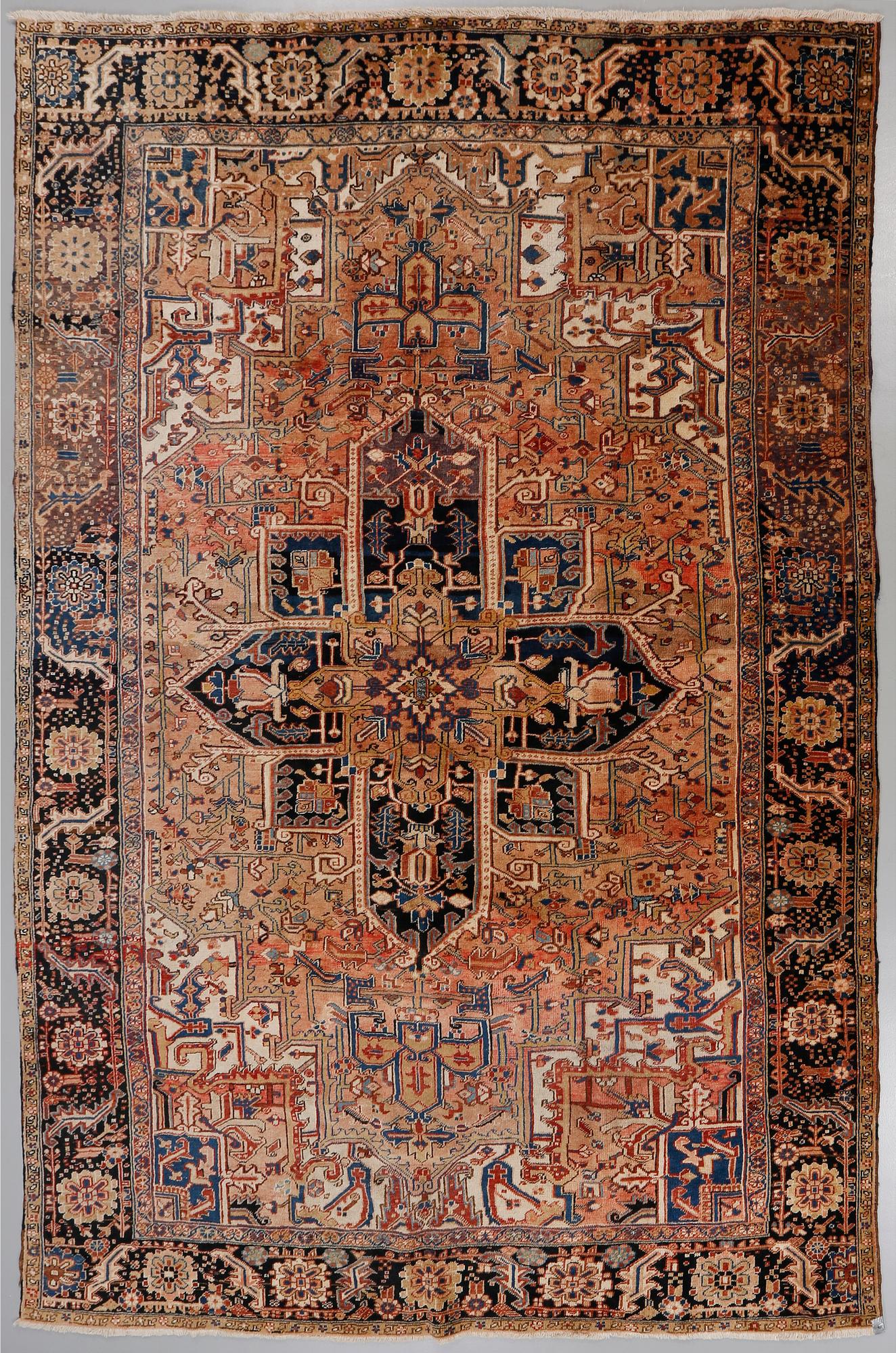 MATTA, Heriz, old/semiantik, ca 375 x 275 cm.