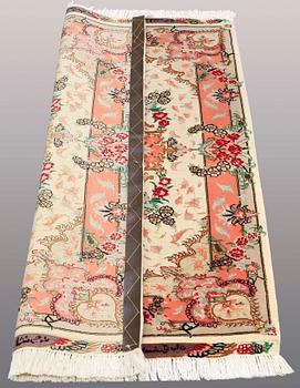 A RUG, Tabriz part silk , s.k 50 Radj, ca 120 x 77 cm.