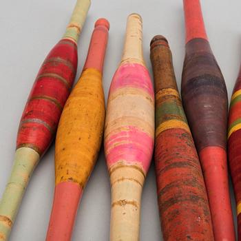 A SET OF 19 CHAPATI ROLLING PIN FROM INDIA, 20TH CENTURY.