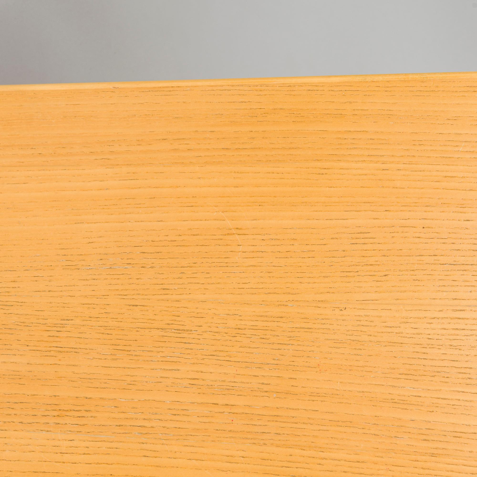 Alvar Aalto, matbord, mdell H94, 1900-talets slut.