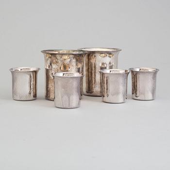 Six Einar Telander silver cups/beakers, 1990s 592 gram.