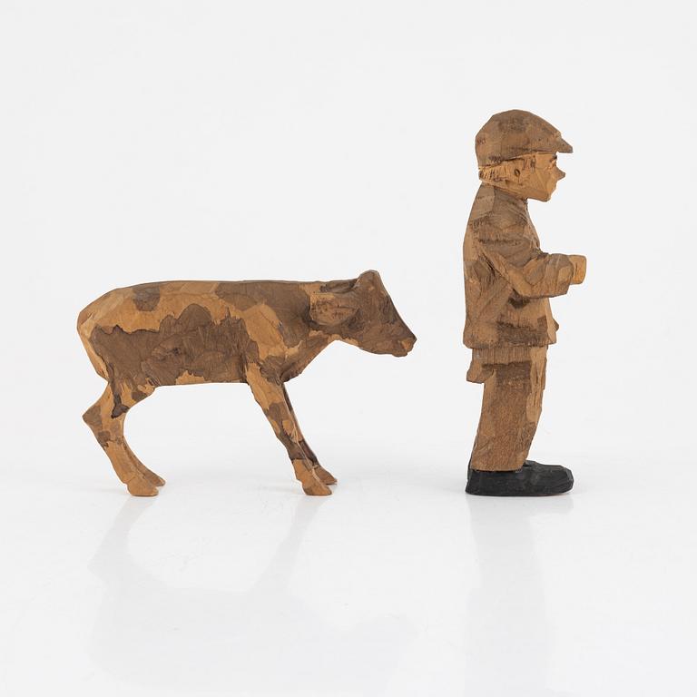 Axel Petersson Döderhultarn, skulptur, stämpelsignerad. Delvis bemålat trä, höjd 10-16,5 cm.