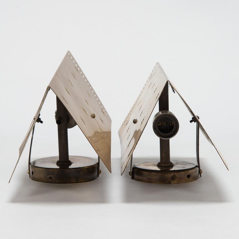 Paavo Tynell, A pair of mid-20th century '10330' wall lamps for Taito, Finland.