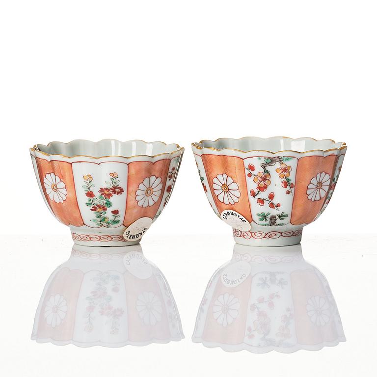 A pair cups with stands, Qing dynasty, Kangxi (1662-1722).