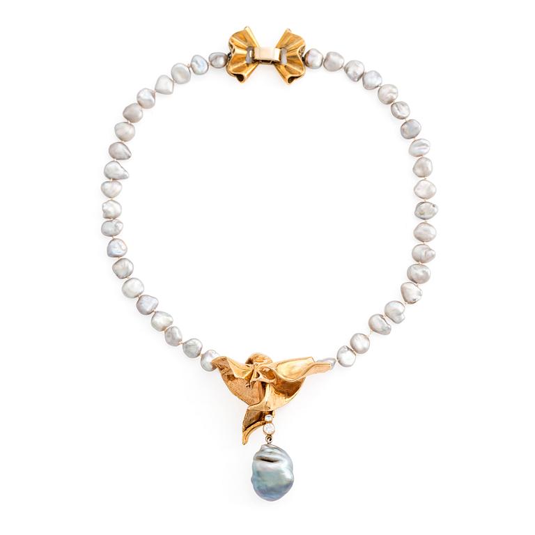 Kristian Nilsson, a necklace, 18K gold with round brilliant-cut diamonds and cultured pearls, Stockholm 1982.